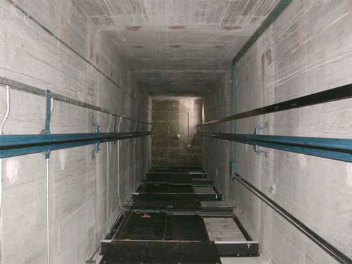 Image result for hố thang máy